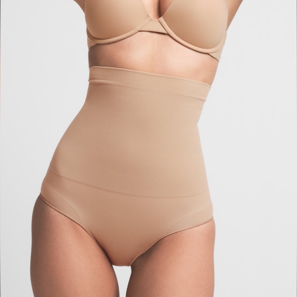 SKIMS ⏳ High Waist Core Control Brief in CLAY